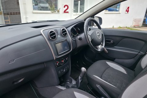 Dacia Sandero Stepway LAUREATE TCE.. 1 OWNER FROM NEW.. SERVICE HISTORY.. A/C.. STUNNING EXAMPLE 20