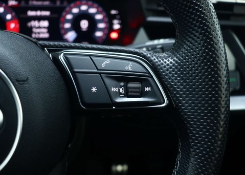 Audi A3 1.0 A3 Sportback 30 TFSI MHEV S Line Semi-Auto 5dr 38