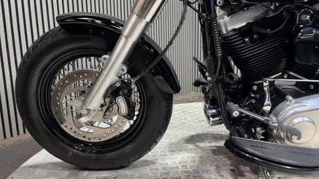 Harley-Davidson Softail 1690 FLS SLIM 2016 ONLY 9K 1 GENUINE OWNER STUNNING CRUISER 25