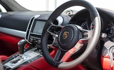 Porsche Cayenne Turbo 11