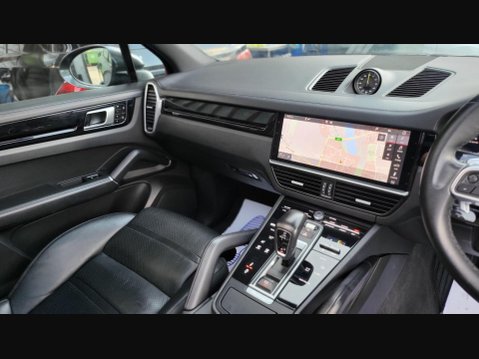 Porsche Cayenne V6 17