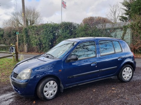 Renault Clio EXPRESSION 16V 9