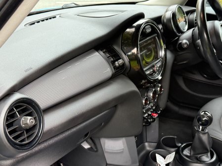 Mini Hatch COOPER D 40