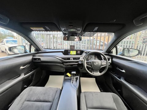 Lexus Ux 250H 27