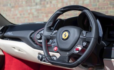 Ferrari 488 Spider 13