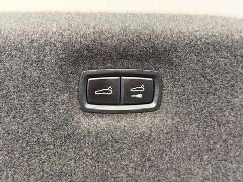 Porsche Taycan Performance Plus 93.4kWh Saloon 4dr Electric Auto RWD (476 ps) 44