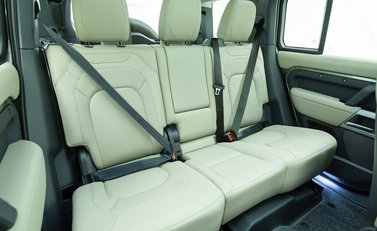 Land Rover Defender 110 XS Edition P400 13