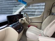 Nissan Elgrand AUTECH 33