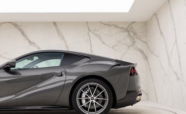 Ferrari 812 Superfast 30