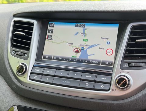 Hyundai TUCSON 2.0 Tucson SE Nav CRDi Auto 4WD 5dr 19
