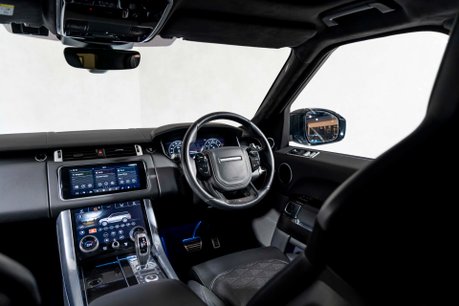 Land Rover Range Rover Sport SVR CARBON EDITION. DEPLOYABLE SIDE STEPS. MATRIX LEDs. CARBON FIBRE ENGINE BAY 18