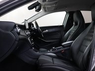 Mercedes-Benz GLA GLA 180 URBAN EDITION 40