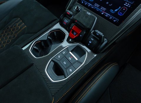 Lamborghini Urus PERFORMANTE 26