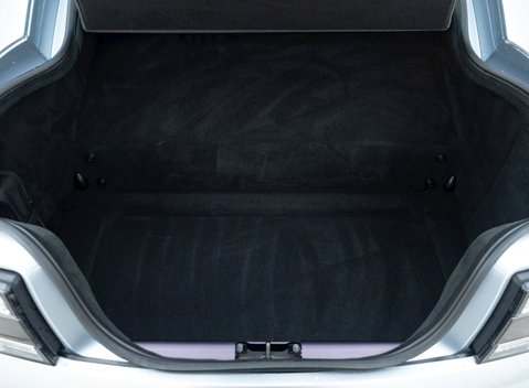 Aston Martin V12 Vantage S 32