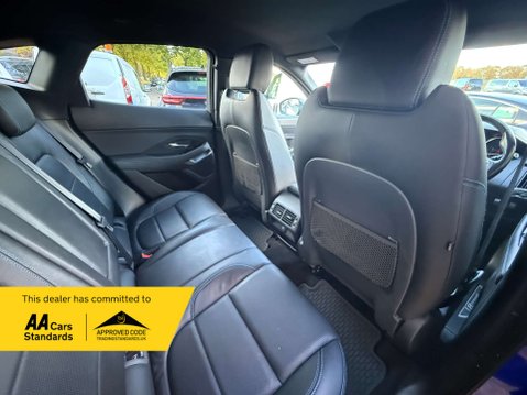 Jaguar E-Pace 2.0 E-PACE R-Dynamic S D 4x2 5dr 37