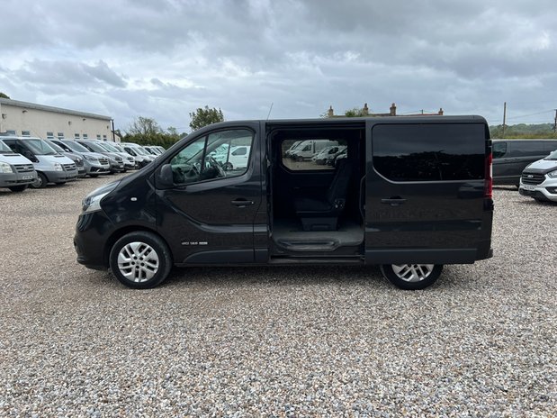 Renault Trafic Crew Cab SWB L1H1 Sport SL27 Air Con Alloys Nav Se 11