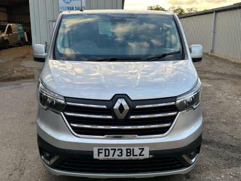 Renault Trafic 2.0 dCi LL30 Advance EDC L2 H1 Euro 6 (s/s) 5dr (9 Seat) 12