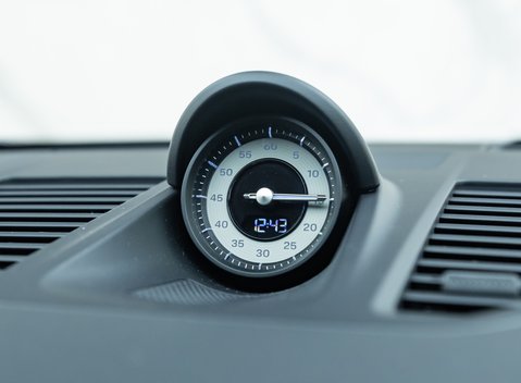 Porsche 911 Carrera GTS (992) 21