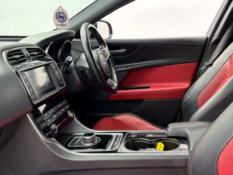 Jaguar XE 2.0 XE R-Sport D Auto 4dr 51