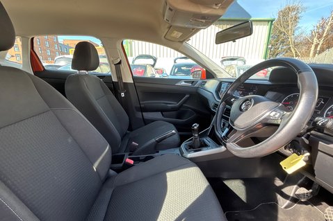 Volkswagen Polo SE EVO.. 6 SERVICES.. 1 PREVIOUS OWNER..APPLE CAR PLAY..AIR CON..SAT NAV. 33