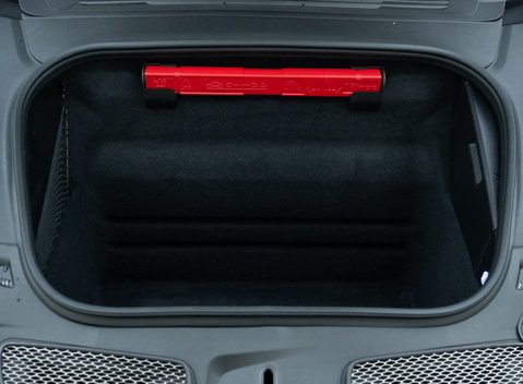 Porsche 911 GT3 Touring (992) 32