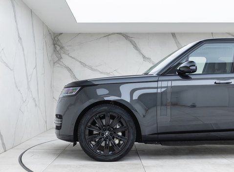 Land Rover Range Rover P440e HSE 24
