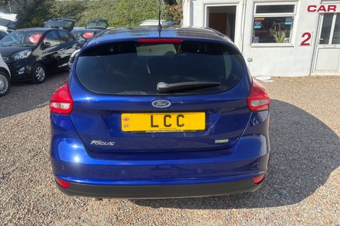 Ford Focus ZETEC 125BHP…1 PREVIOUS OWNER.. 8 MAIN DEALER SERVICES.. SAT NAV..BLUETOOTH 27