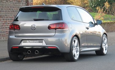 Volkswagen Golf R 2