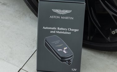 Aston Martin V8 Vantage 29