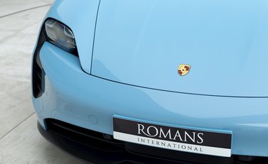 Porsche Taycan 4S 26