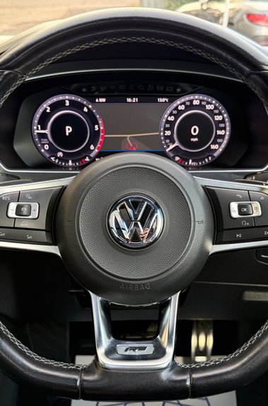 Volkswagen Tiguan R-LINE TDI BMT 4MOTION DSG -RARE LEATHER -DYNAUDIO -TOWBAR -APPLE CARPLAY  