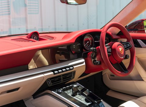 Porsche 911 (992) Targa 4S Heritage Design Edition 18