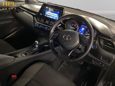 Toyota C-HR 1.8 VVT-h Icon SUV 5dr Petrol Hybrid CVT Euro 6 (s/s) (122 ps) 12