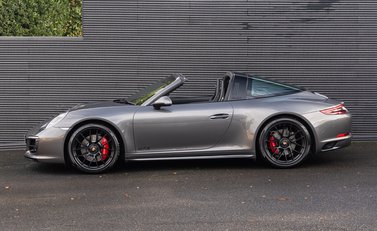Porsche 911 Targa 4 GTS (991.2) 3