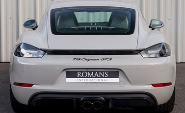 Porsche 718 Cayman GTS 5