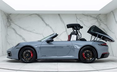 Porsche 911 Targa 4 GTS (992) 5