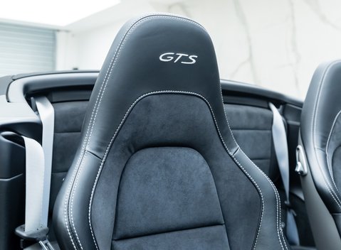 Porsche 911 Carrera GTS CABRIOLET (991.2) 15