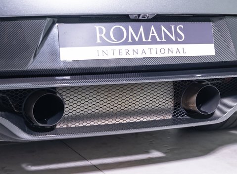 Aston Martin Vantage GT8 41