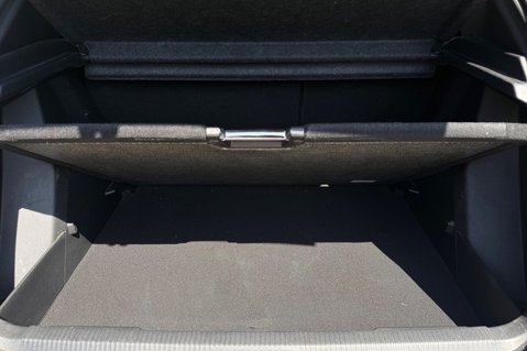 Peugeot 2008 BLUEHDI GT LINE S/S…6 SERVICES.LAST ONE AT 53K.SAT NAV  33