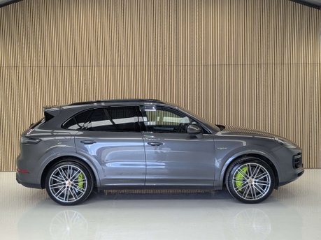 Porsche Cayenne 4.0 Cayenne T S E-Hybrid Auto 4WD 5dr 16