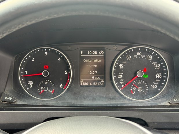 Volkswagen Transporter AUTO SWB [SOLD KH] L1H1 SPORTlINE T32 Air Con Nav Sensors EURO 6 NO VAT DSG 19