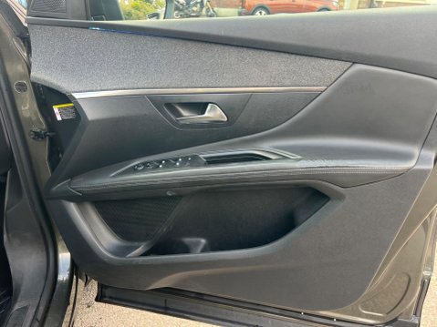 Peugeot 3008 1.2 PureTech Allure EAT Euro 6 (s/s) 5dr 25