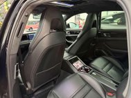 Porsche Panamera 4.0T V8 Turbo Saloon 5dr Petrol PDK 4WD Euro 6 (s/s) (550 ps) 37