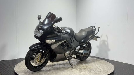 Suzuki GSX 2002 47K RUNNING PROJECT BIKE SPARES OR REPAIR 600CC COMMUTER 6