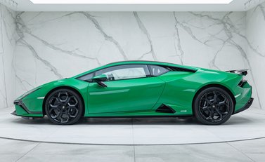 Lamborghini Huracan Tecnica 5