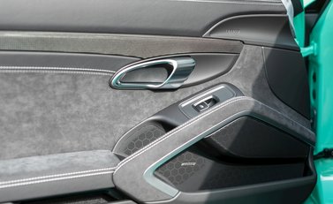 Porsche 911 (991) Carrera GTS 21