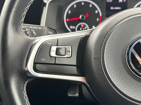 Volkswagen Polo R-LINE TSI DSG 37