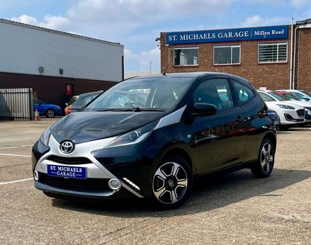 Toyota Aygo 1.0 Aygo X-Clusiv VVT-I 3dr 1