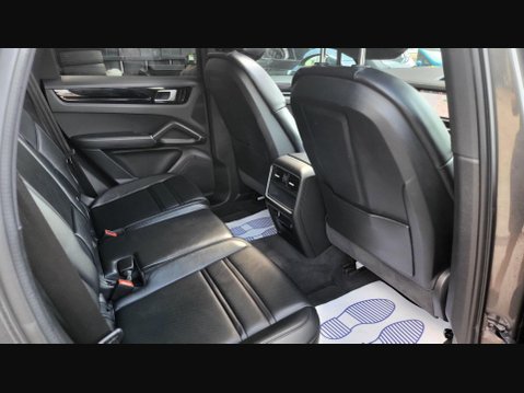 Porsche Cayenne V6 21