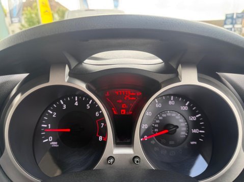 Nissan Juke 1.6 Acenta Premium Euro 5 (s/s) 5dr 26